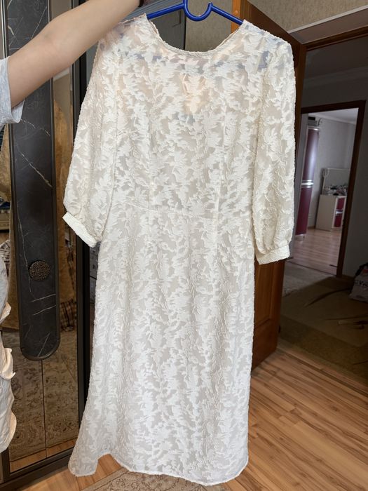 Платья б/у, очень хорошое качество, надевалось 1 раз