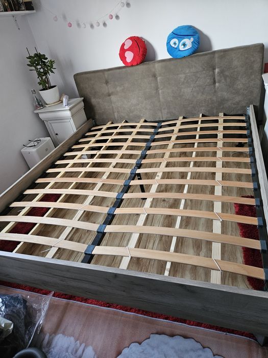 Pat dormitor 200x180 cu saltea