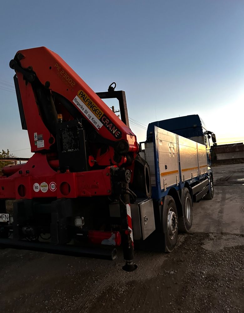 Camion cu macara MAN