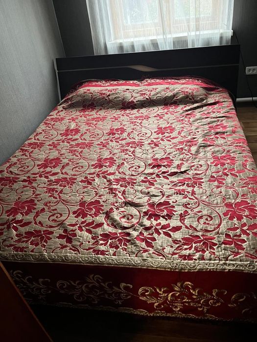 Продам спальный гарнитур