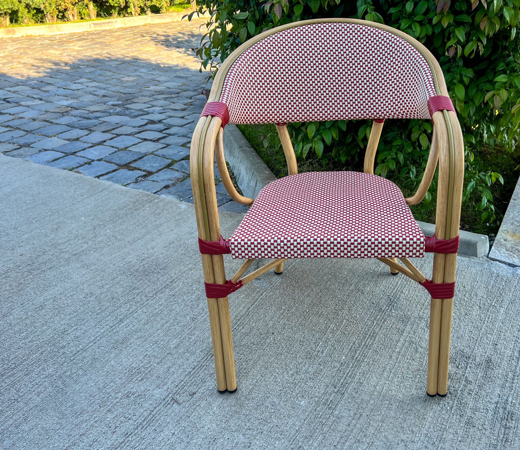 Mobilier Elegant terasa - Diferite mese și scaune din aluminiu