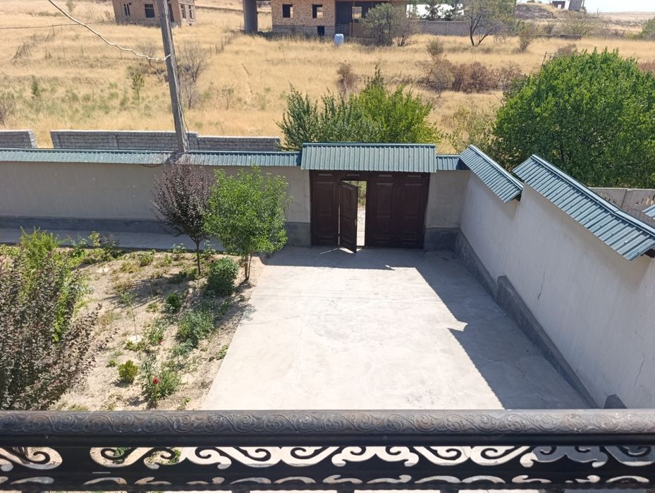 Дача сотилади. Юкори Чирчик Красногорск этагига 5км