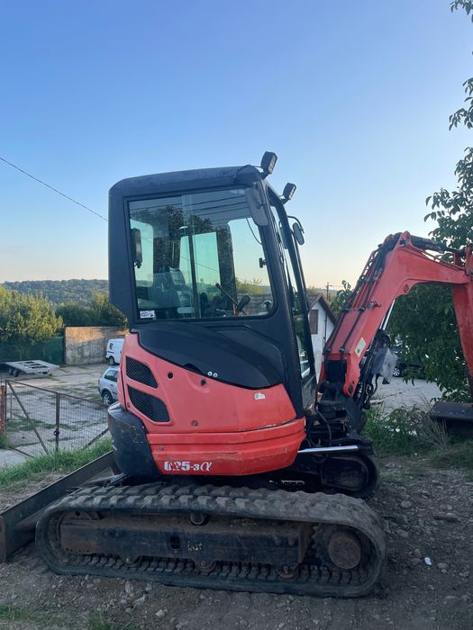 Vând miniexcavator Kubota U25-3