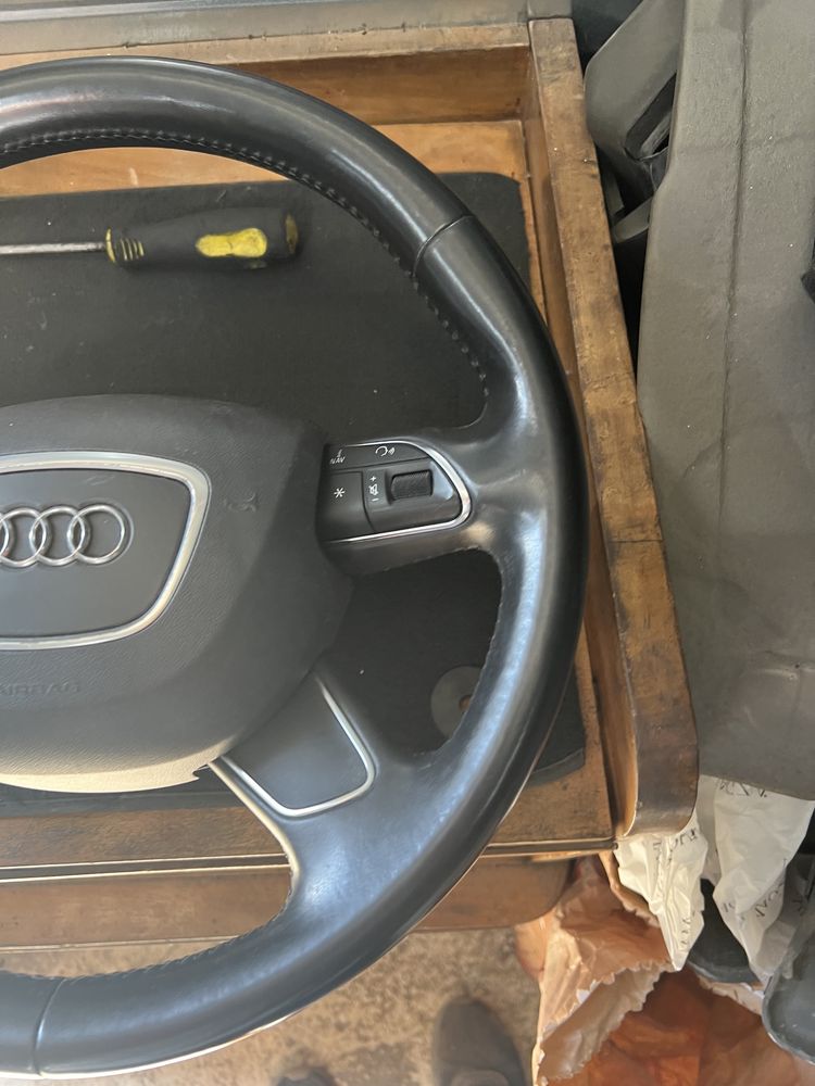 Волан мулти и Airbag от Ауди А6 с7 А8 Audi A7 A6 A5 Q7 Q5 4g0880201