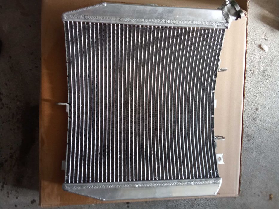 мотоциклетен радиатор