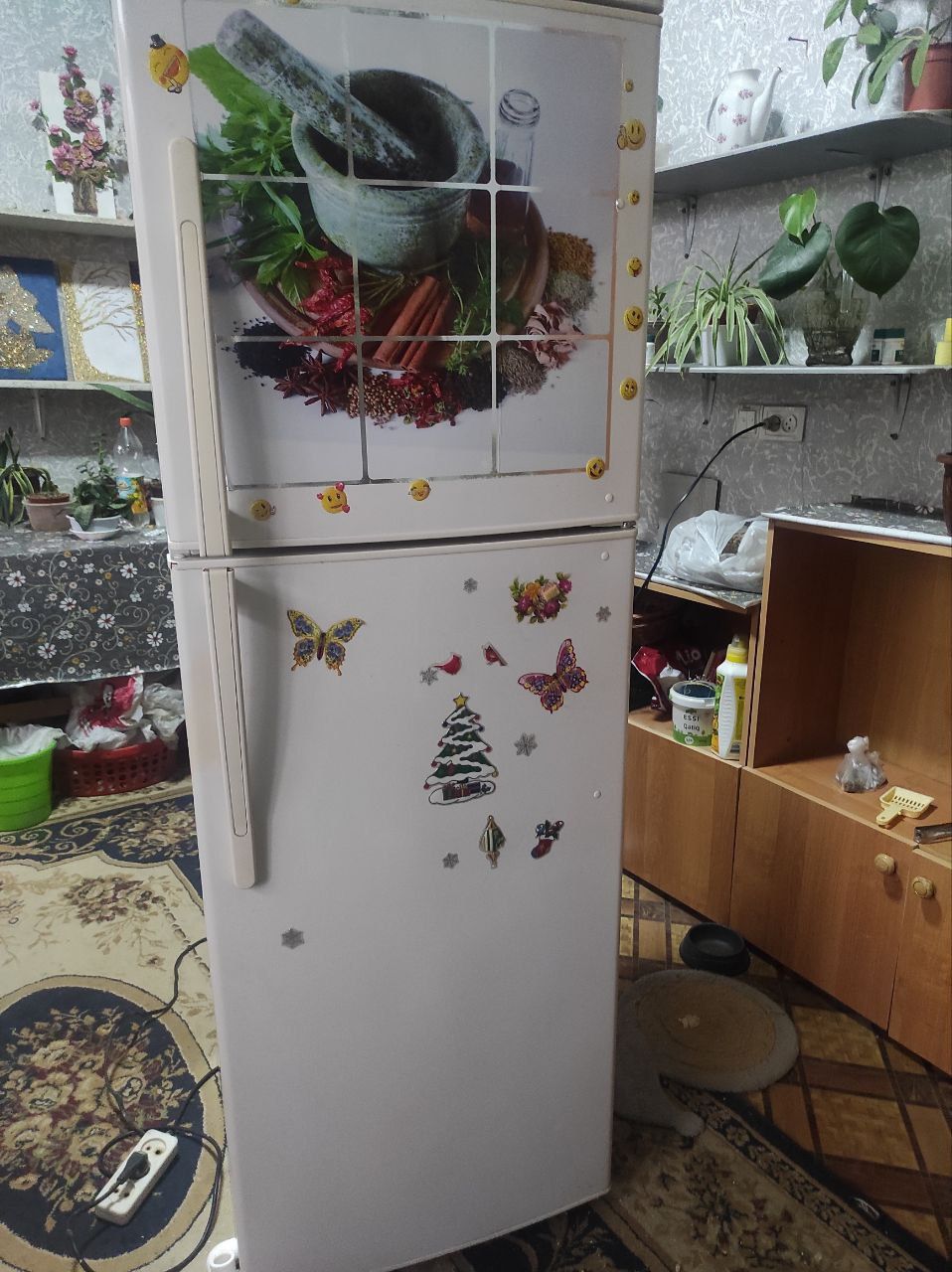 Продается холодильник б.у,фирмы Ройсон Двухкамерный,высота 160 см,рабо