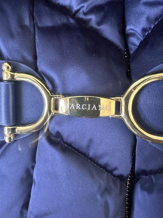 Продавам дамско яке Marciano by Guess