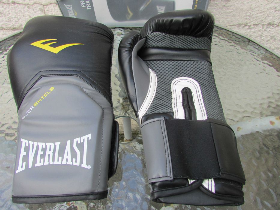 Боксови ръкавици Everlast Pro Style Elite