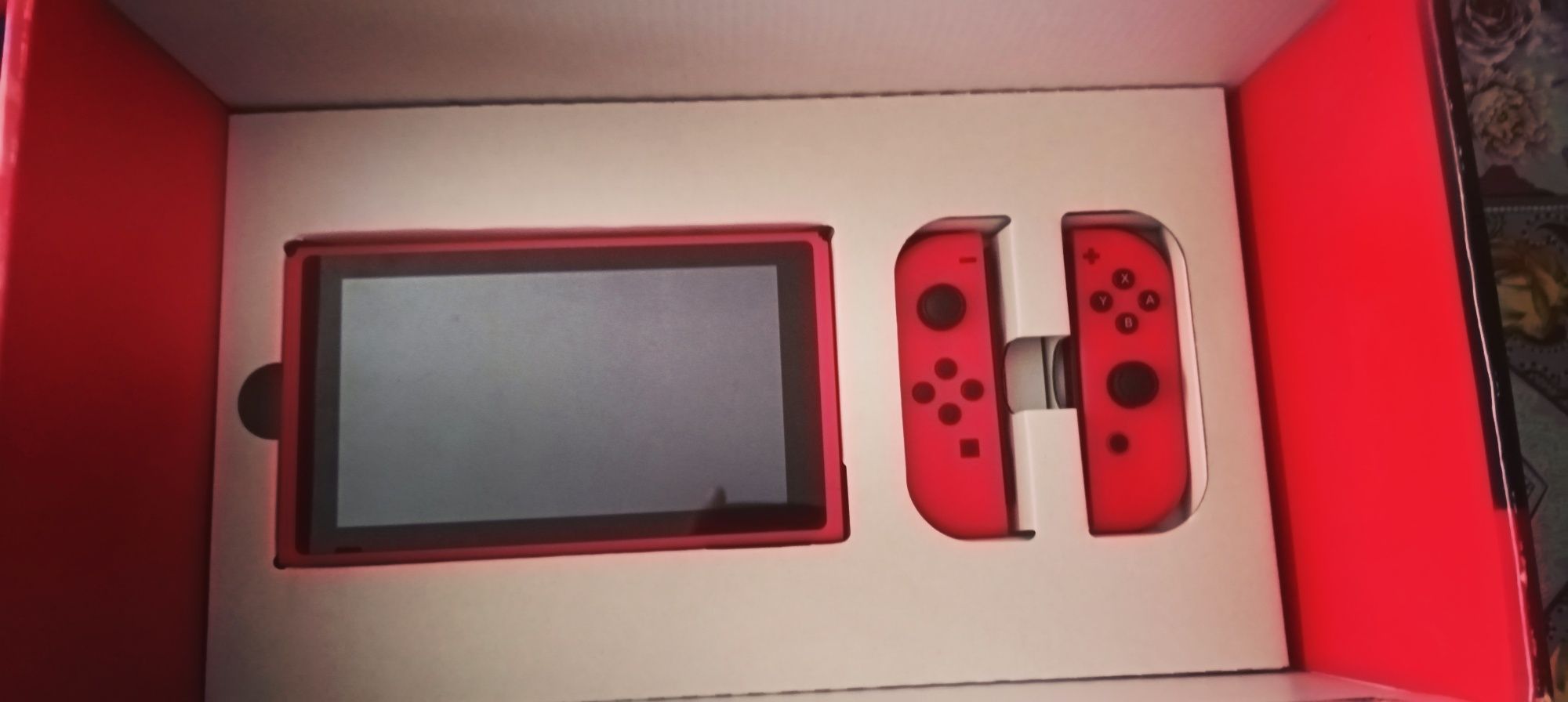 Vand Nintendo switch (utilizat) +3 jocuri