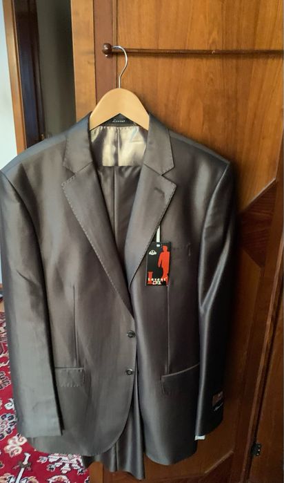 Мужской костюм Италия / шерсть / 52-L (EU 46) / Новый