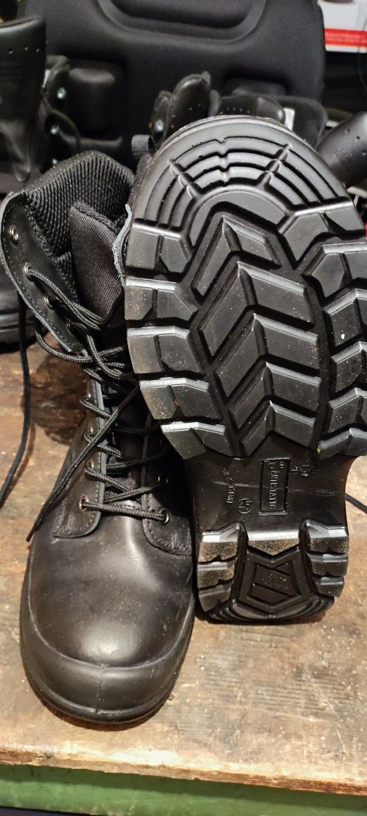 Bocanci militari, security, piele, negri