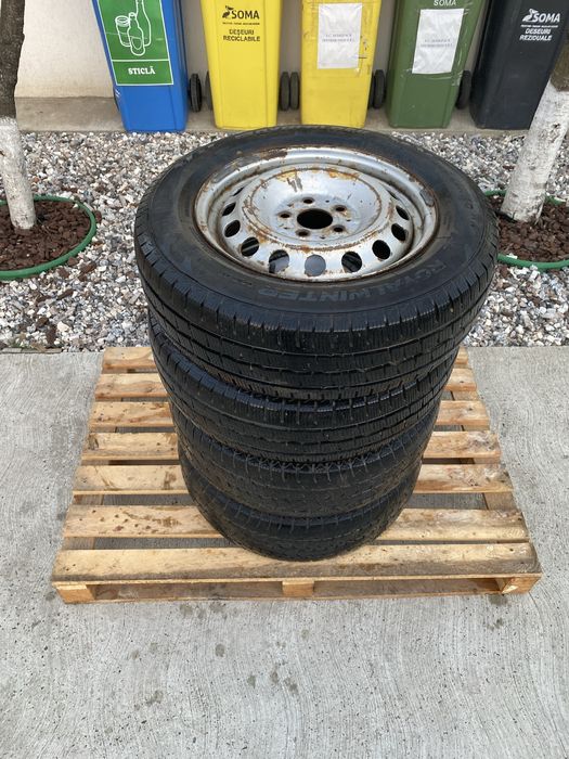 Jante Mercedes Vito 205/65 R16C cu anvelope iarna.