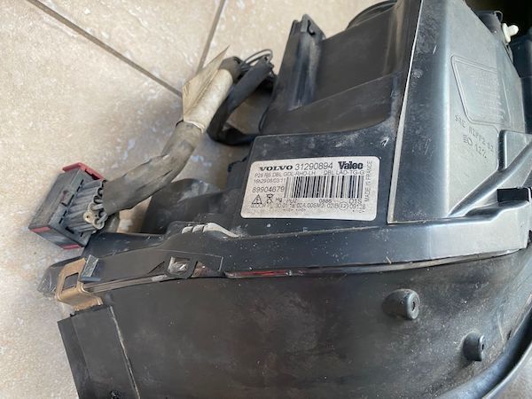 Far Stanga Xenon Volvo XC90 31290894