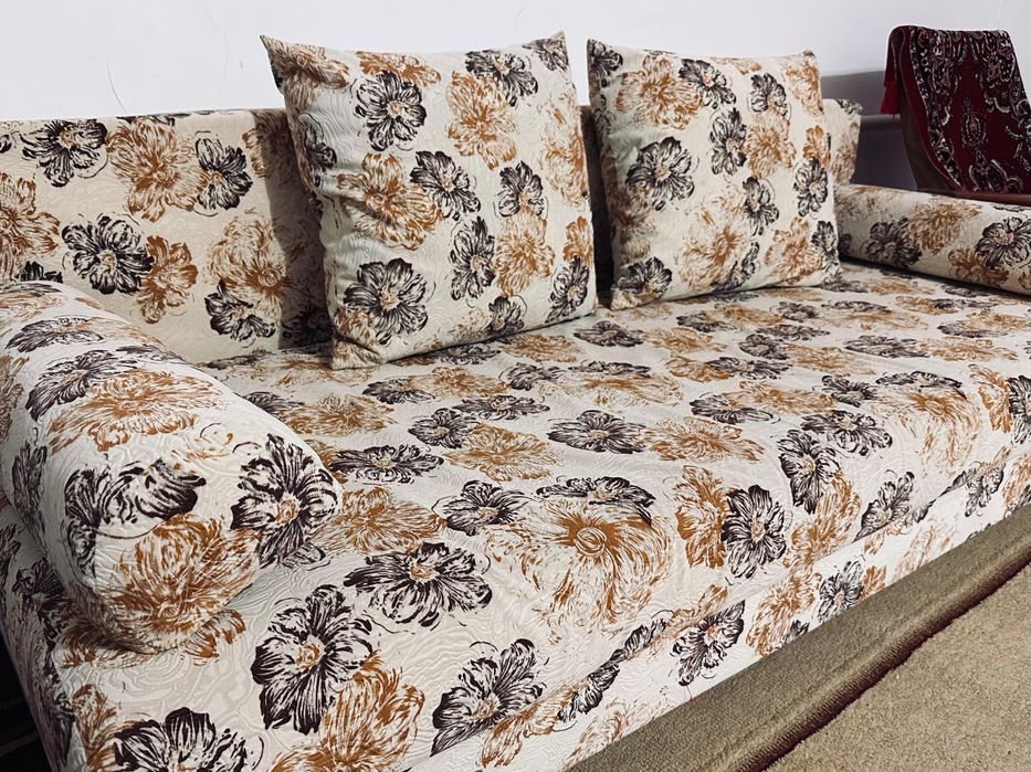 Диван в отличном состояний