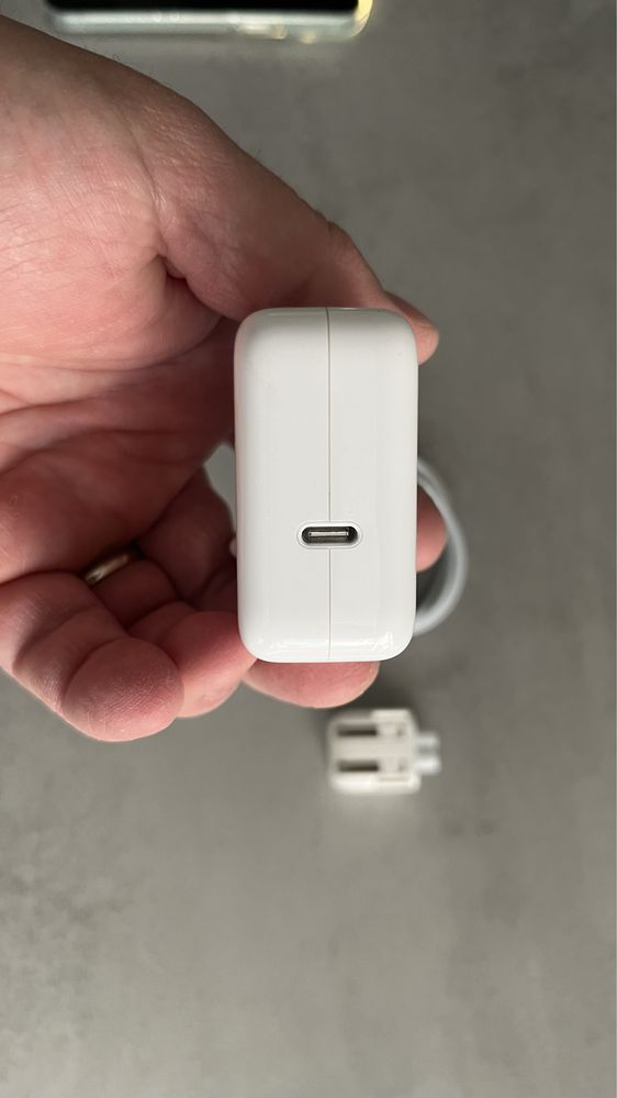 Incarcator Apple USB C 30 W si cablu Iphone 15 , Ipad , Macbook