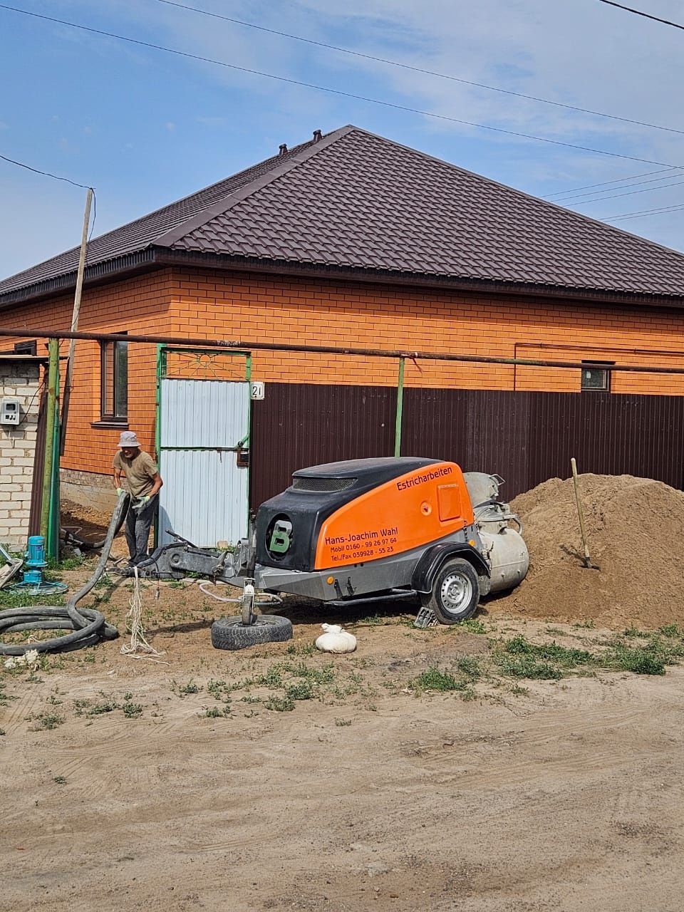 Заливаем стяжку пола. Быстро, недорого