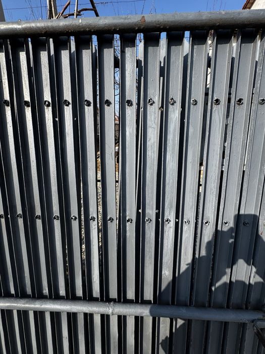 Porti metalice in stare excelentaa