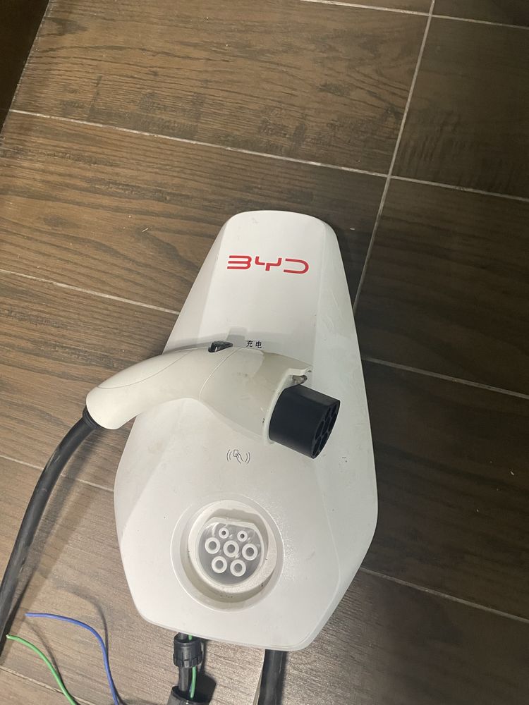 BYD. yengi zaryatka