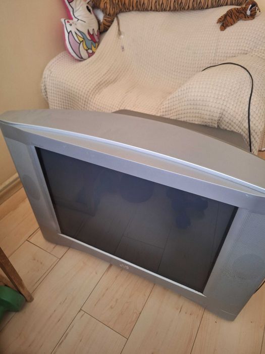 Телевизор JVC ,работещ ,плосък 100инч.