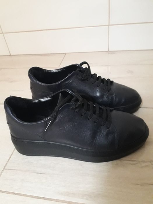 Vand pantofi sneakers din piele naturala marimea 38