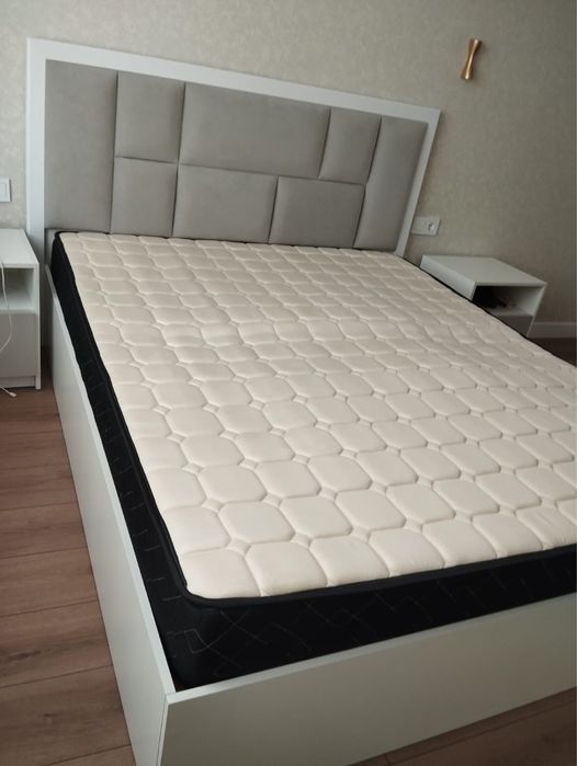 Продам кровать с матрасом