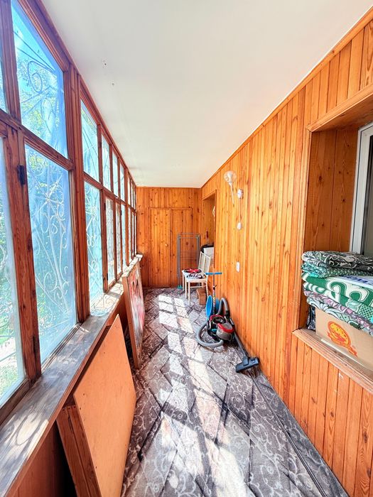 Продам 4 комнатнкю квартиру 4 мкр