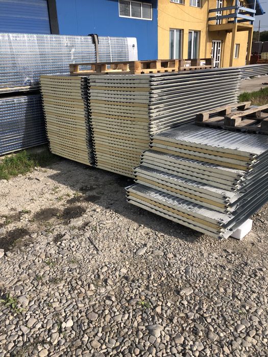 Panou sandwich de la 4 pana la 10 cm