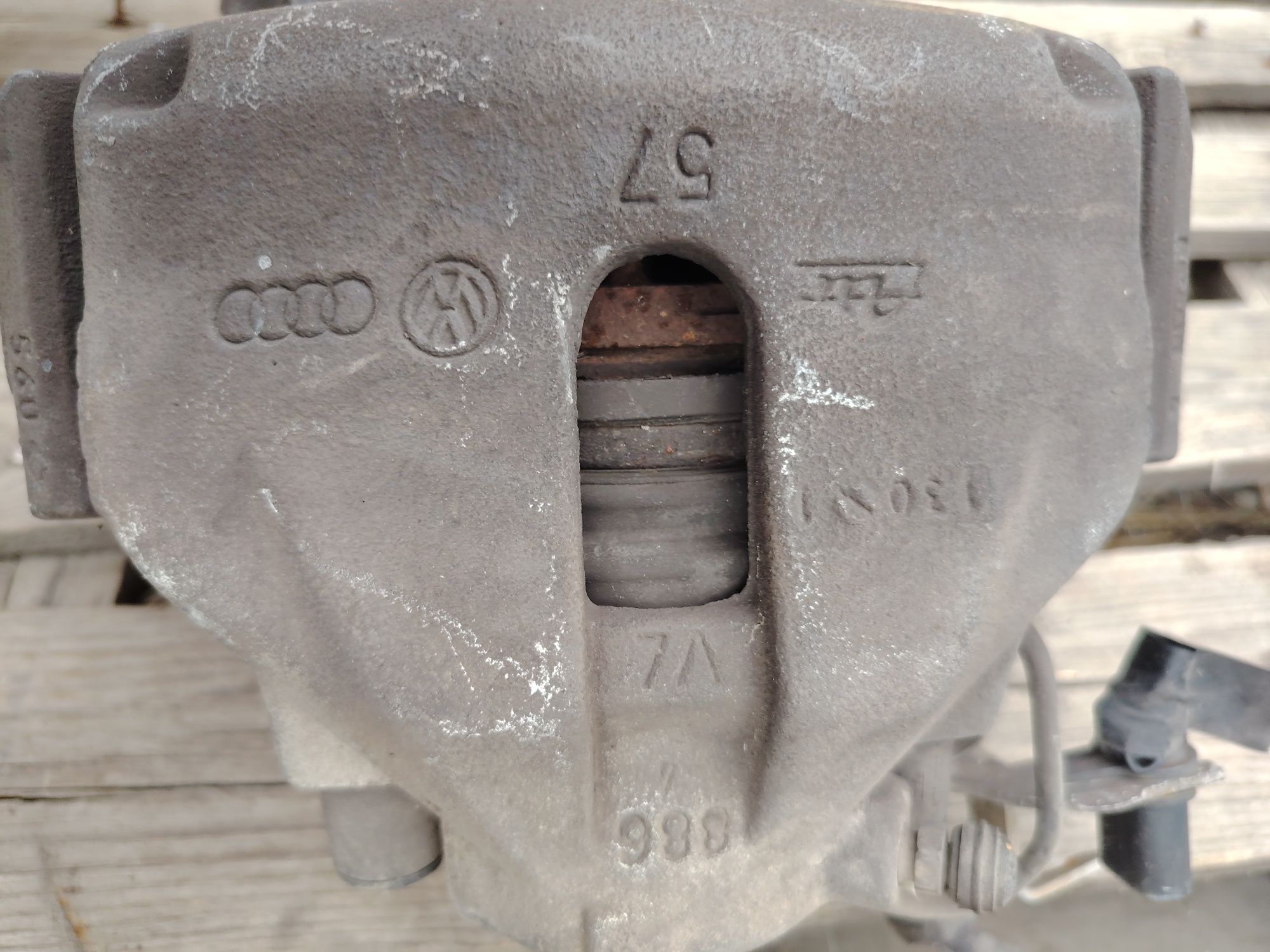 Предни спирачни апарати за Ауди а4 б6 б7 / Audi A4 B6 B7
