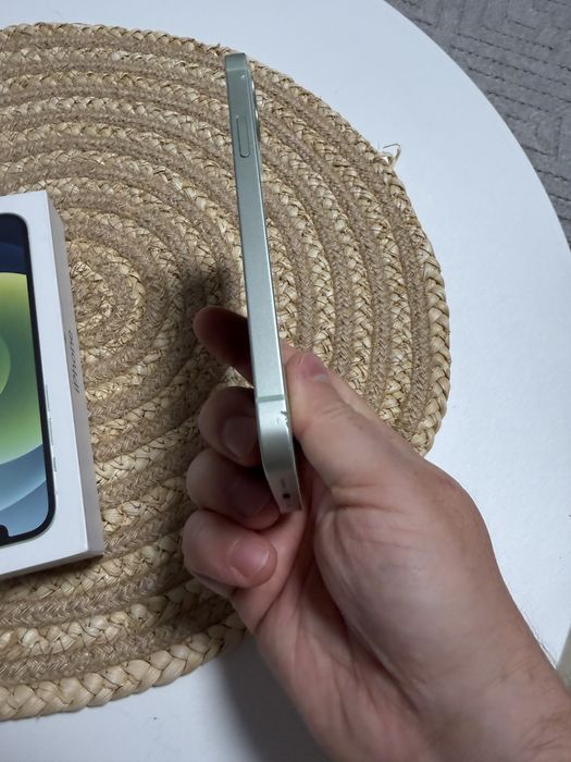 Iphone 12 , 64 GB 98% емкость