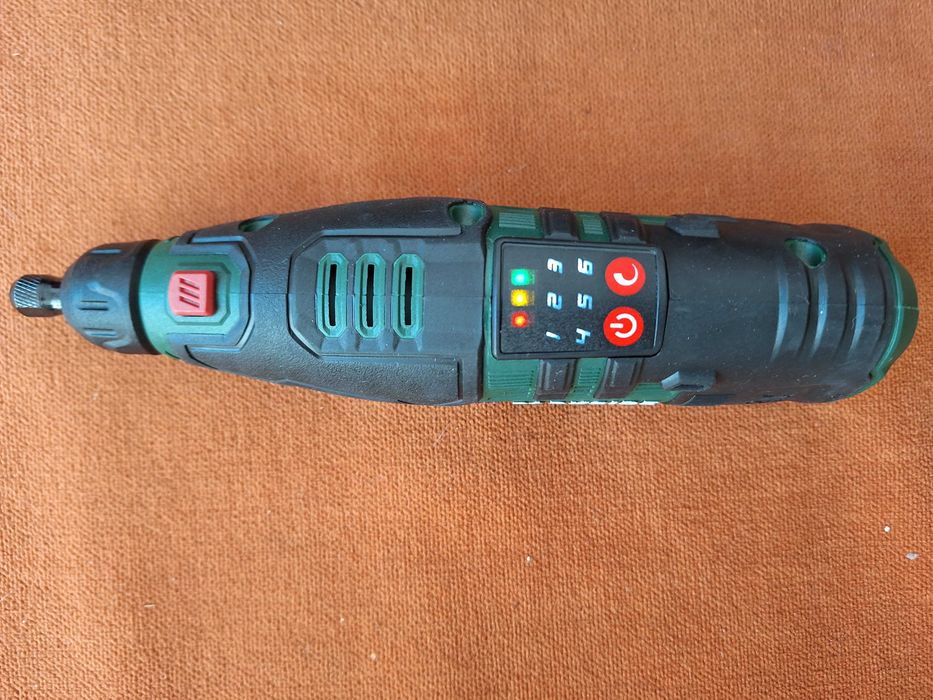 Masina de gaurit si slefuit  fin cu acumulator, model -  PFBS 12C7