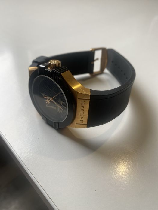 Часовник Maserati