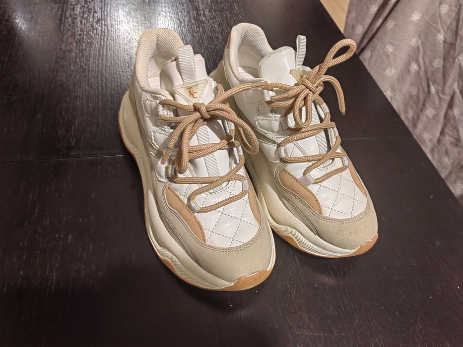 Дамски спортни маратонки 39 номер