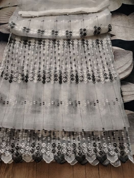 Ушити готови пердета 250вис 300шир по 16 лв бр