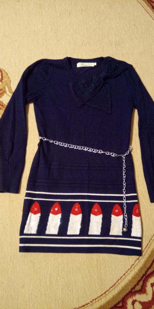 Платье-туника теплое
На девочку 10-12 лет
В комплекте поясок-украшение