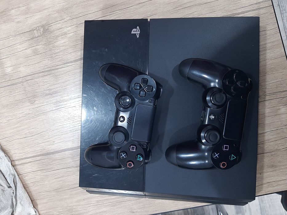 Sotiladi Playstation 4