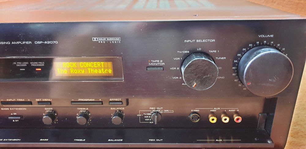 Yamaha DSP-A2070 amplificato power in stereo mode: 2 x 215W into 4Ohm