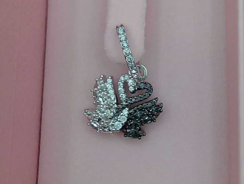 Cercei Swarovski Swan / Lebădă – noi, în cutie