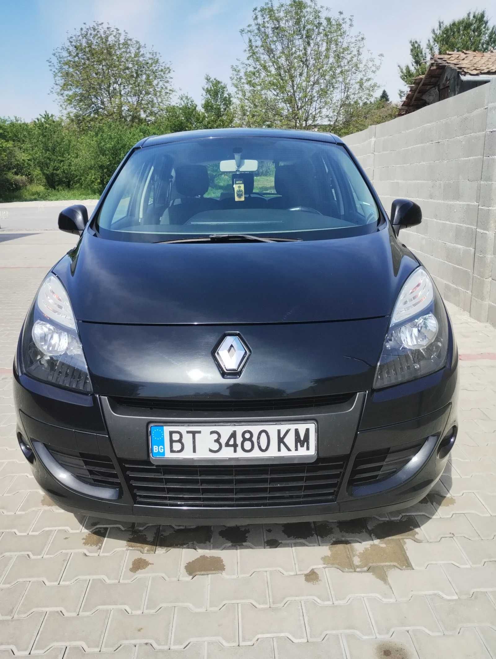 Кола Renault Scenic