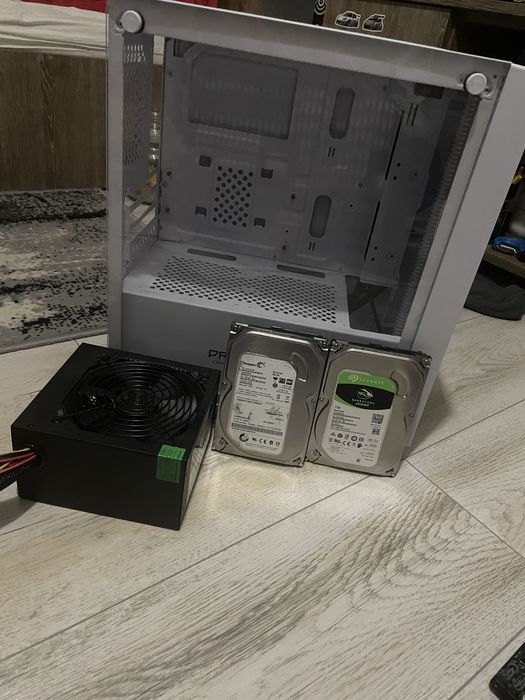 Carcasa pc + sursa pc 550w + hdd 1000GB + hdd 500 GB gratis