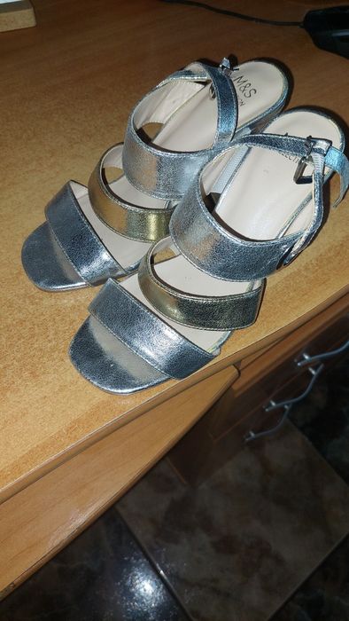 Pantofi de gala și sandale