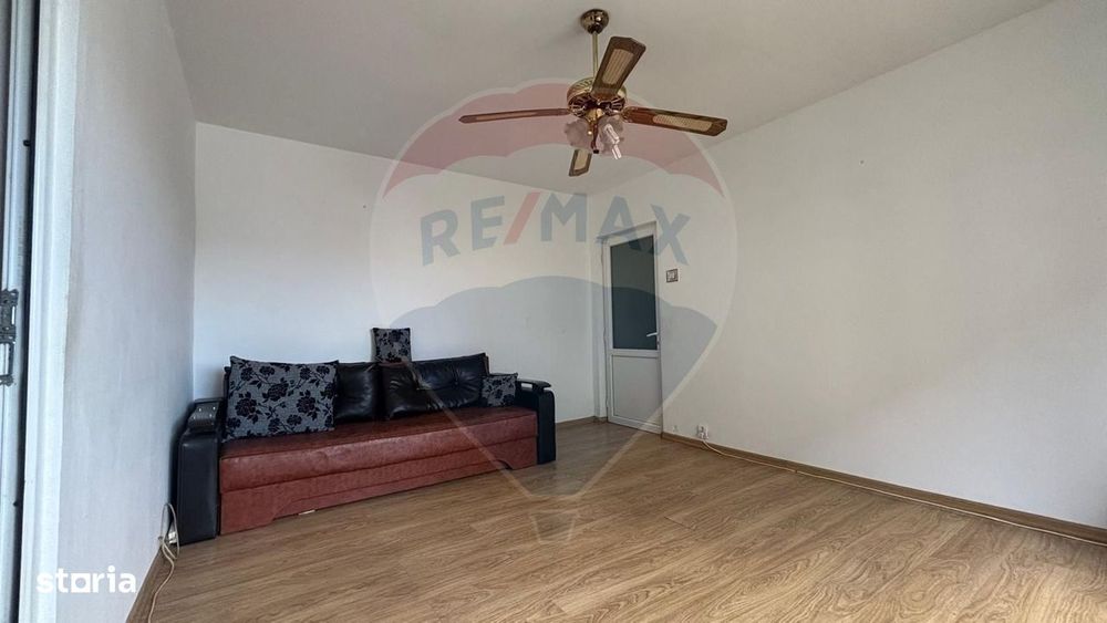 Apartament cu 3 camere de vânzare Mangalia gara