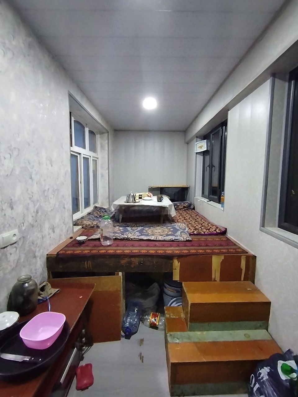 СРОЧНО ПРОДАЕТСЯ Чирчик ш. Навоий Арбат кирпичный дом 3х/5/5