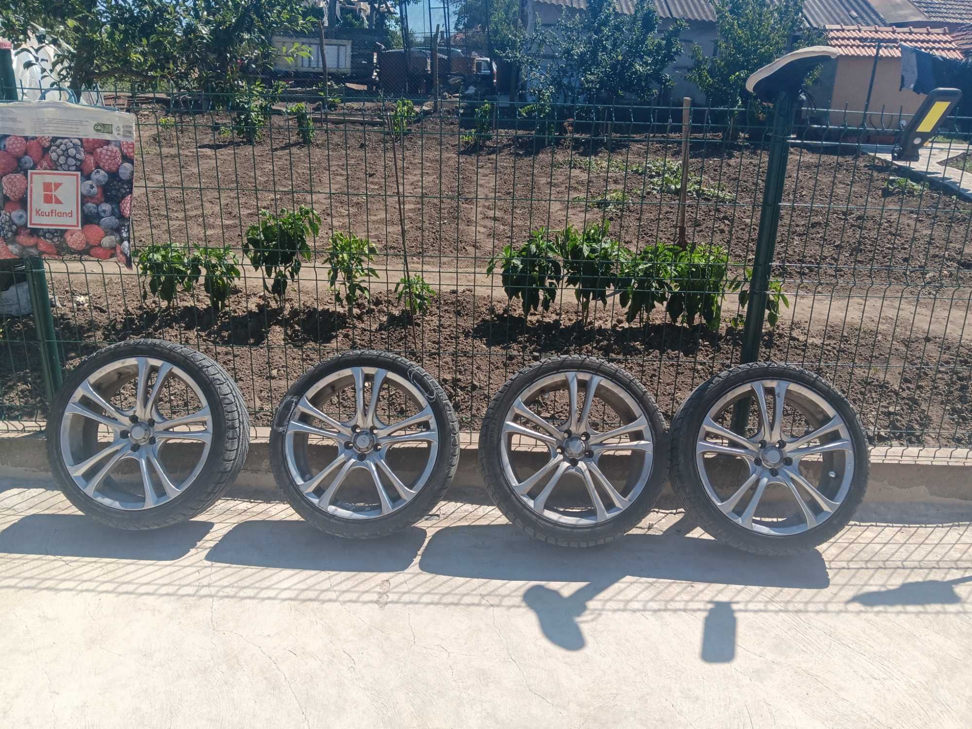 Aez R18 5x100 със зимни гуми