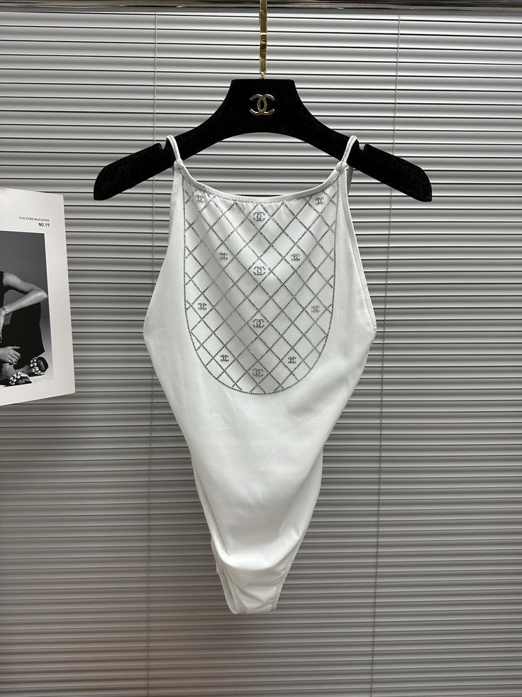 Цял Банкси Chanel