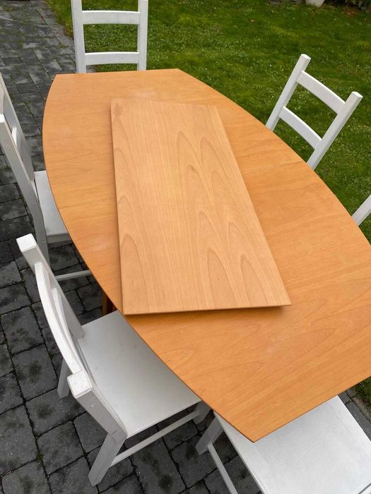 Vând masă extensibilă cu 6 scaune