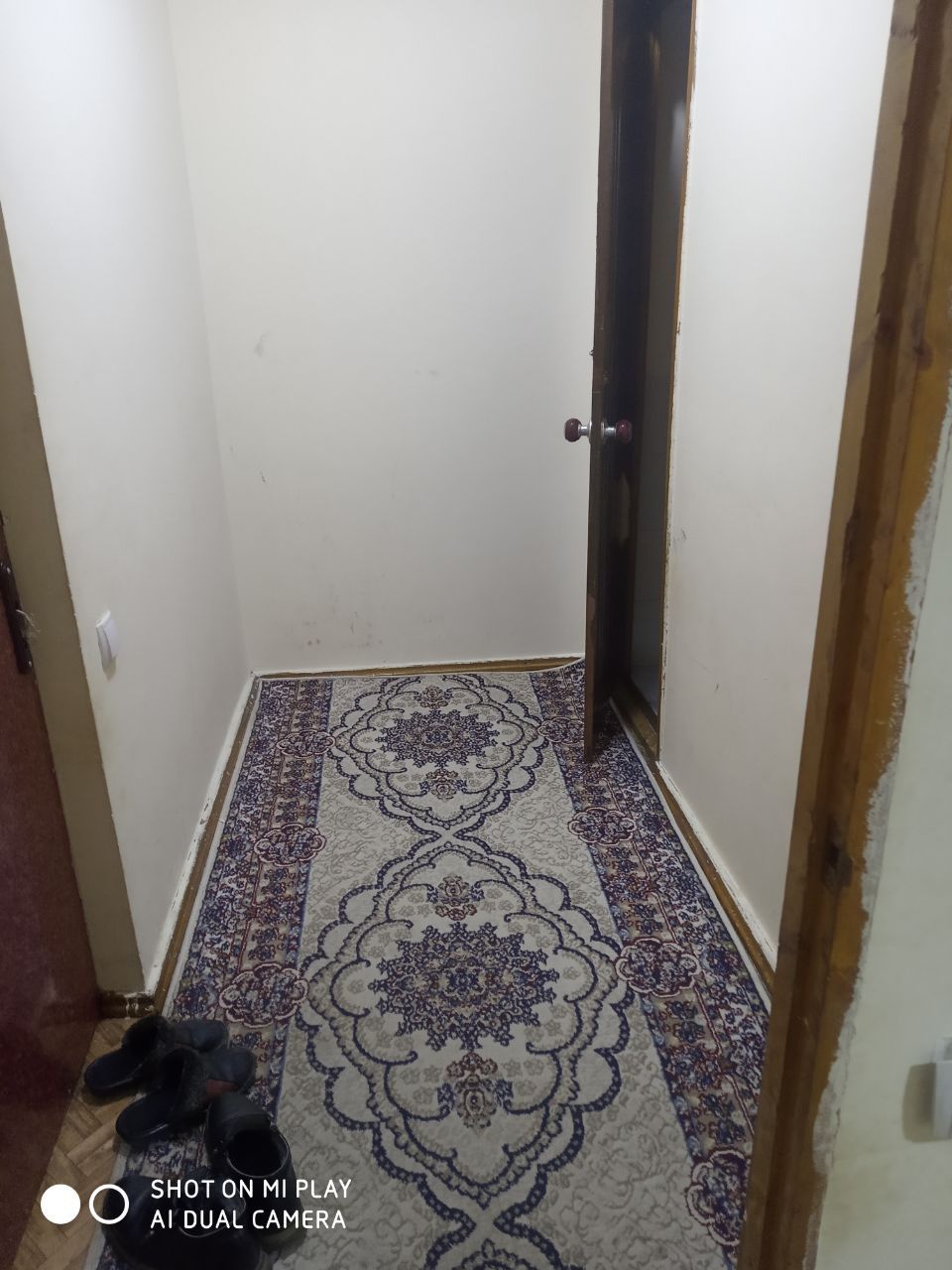CHILANZAR 20 Kv 1 XONA 2 Xona qilingan orta remonT Xolodenik Televizor