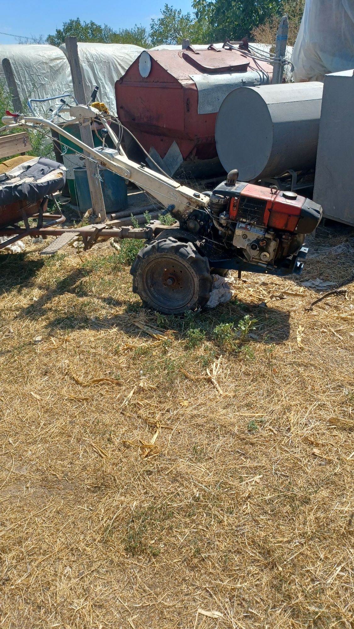 Продавам се    мотоблок