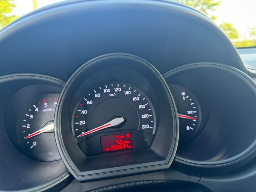 Vând KIA Rio 2012 euro 5 recent înmatriculată
