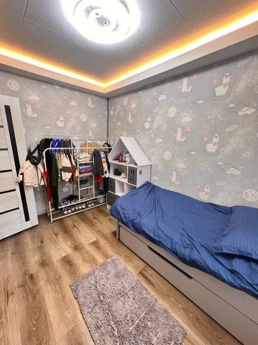 Срочно продаётся квартира 2/1/2 евроремонт 42 м². Спутник 9
