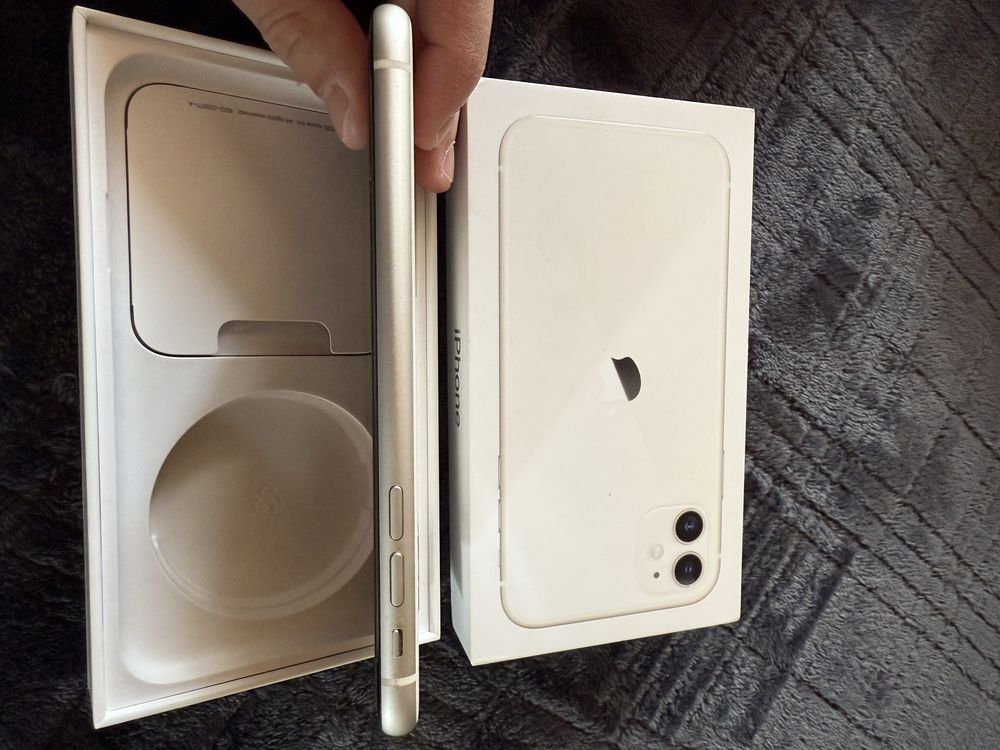 Iphone 11 white 64 gb